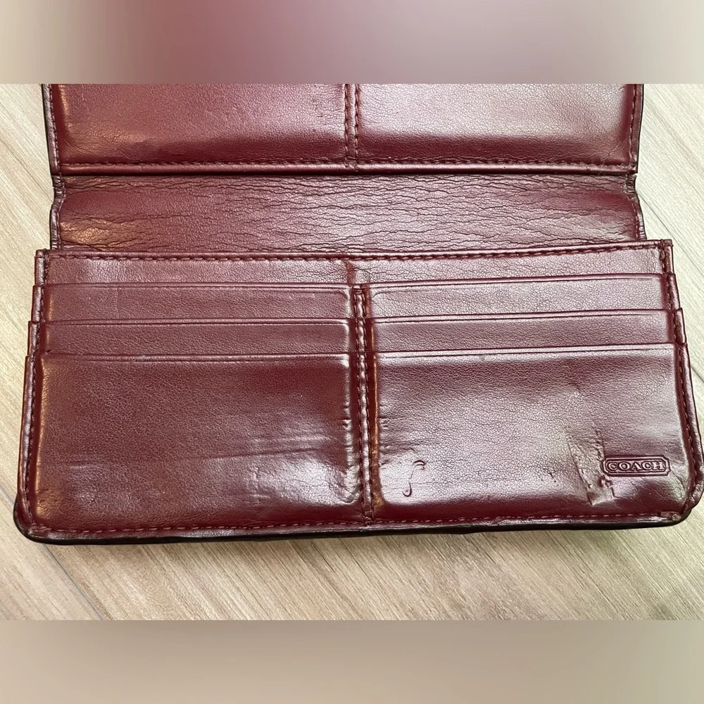 Coach Limited Edition Ashley Patent Wallet - Picture 9 of 14